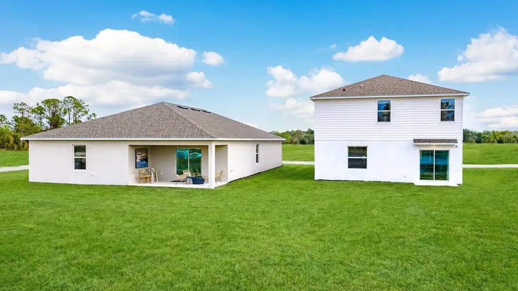 Exterior details of a home in Solena, North Fort Myers (Image 4).