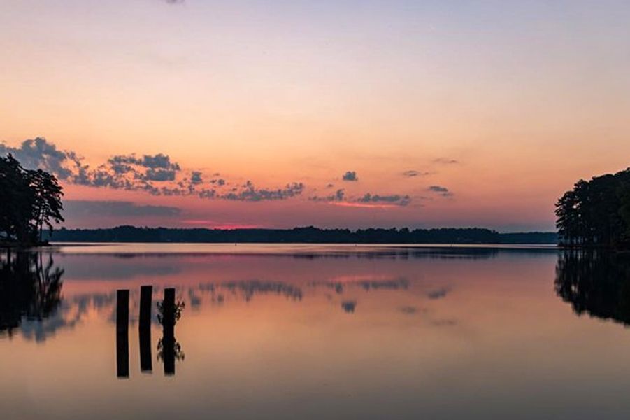 Natural surroundings and green spaces near Greenwood County Homes in Ninety Six, SC (Image 8).