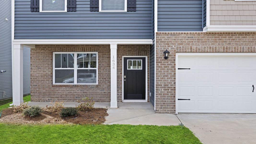 Exterior details of a home in Shady Grove, Wellford (Image 3).
