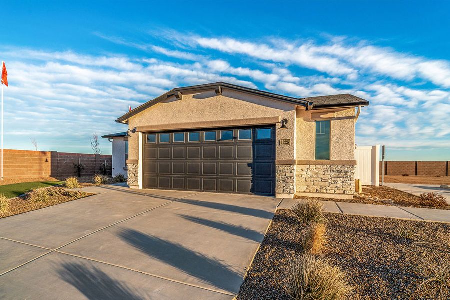 Front exterior of a home in the Perkinsville community, located in Chino Valley, AZ (Image 15). Front exterior of a home in the Perkinsville community, located in Chino Valley, AZ (Image 15).