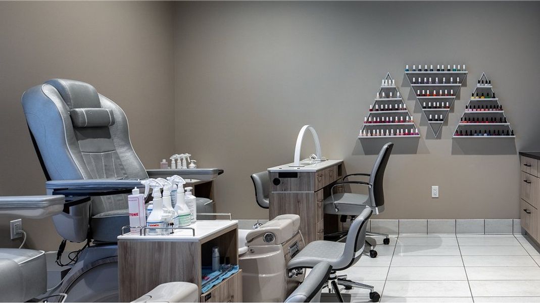 Wellen Park Golf& Country Club Amenity Fitness Center Nail Salon 2of2 9 16 25 Wellen Park Golf& Country Club Amenity Fitness Center Nail Salon 2of2 9 16 25