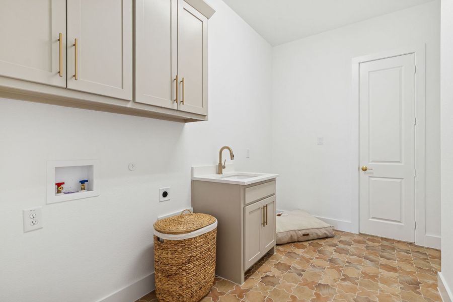 Plan 1640 Laundry Room - Bella Casa Model Photo Plan 1640 Laundry Room - Bella Casa Model Photo