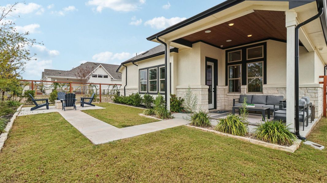 Exterior details of a home in The Crossvine, Schertz (Image 15). Exterior details of a home in The Crossvine, Schertz (Image 15).