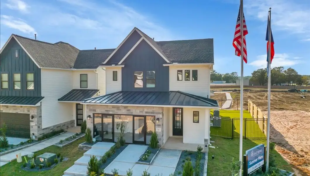 Front exterior of a home in the Summer Place  35' community, located in Montgomery, TX (Image 1).