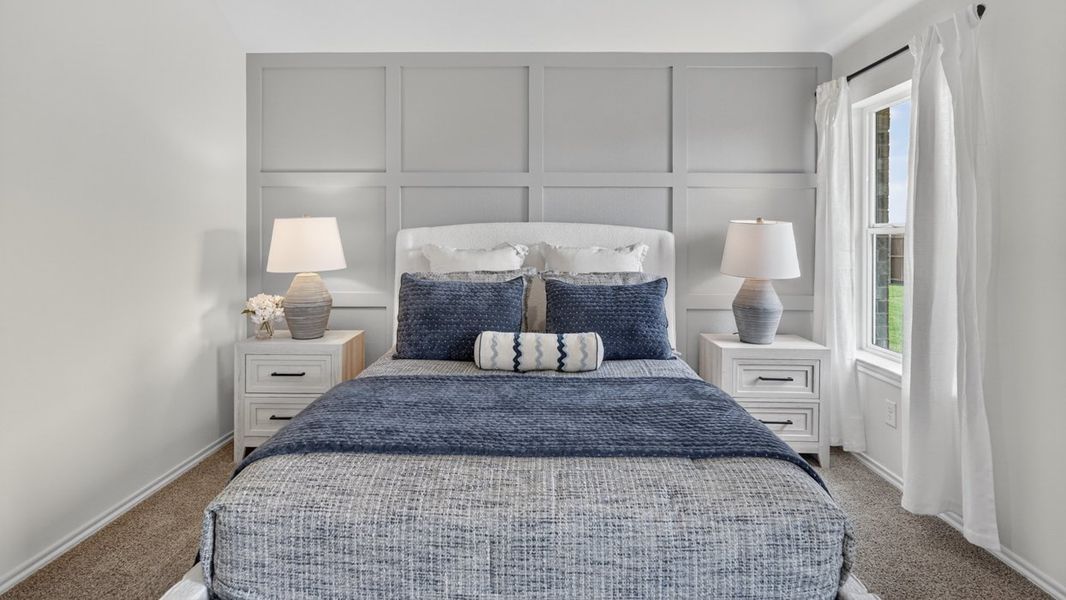 Furnished interior in a model home at Forestbrook Estates in Paris (Image 28).