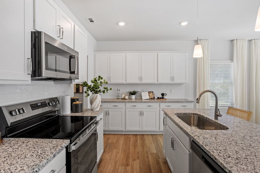 Dahlia | Kitchen
