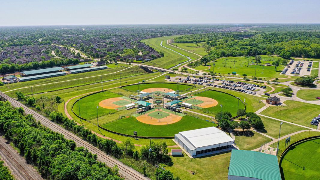 Community amenity available to residents of Sienna in Missouri City (Image 6).