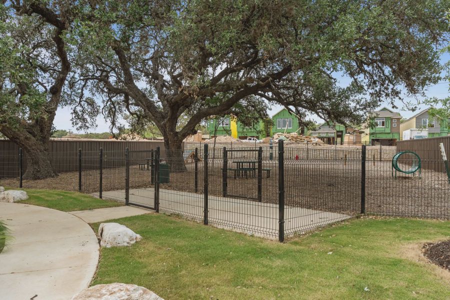 Community amenity available to residents of Centero at Stone Oak in San Antonio (Image 2).