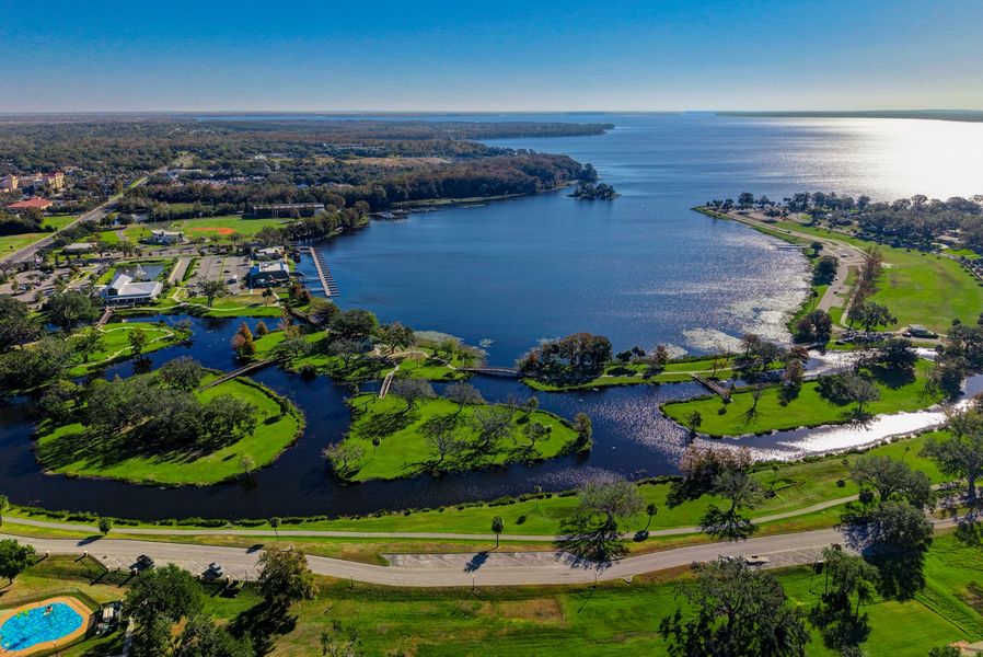 Lakefront Prks and Recreations Just Minutes Away