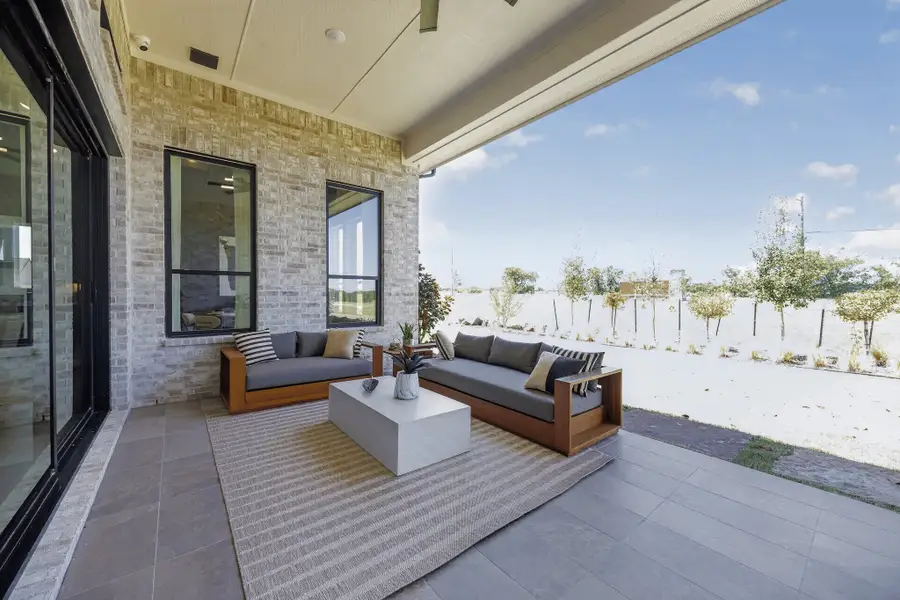 Exterior details of a home in Highland Crossing, Celina (Image 5).