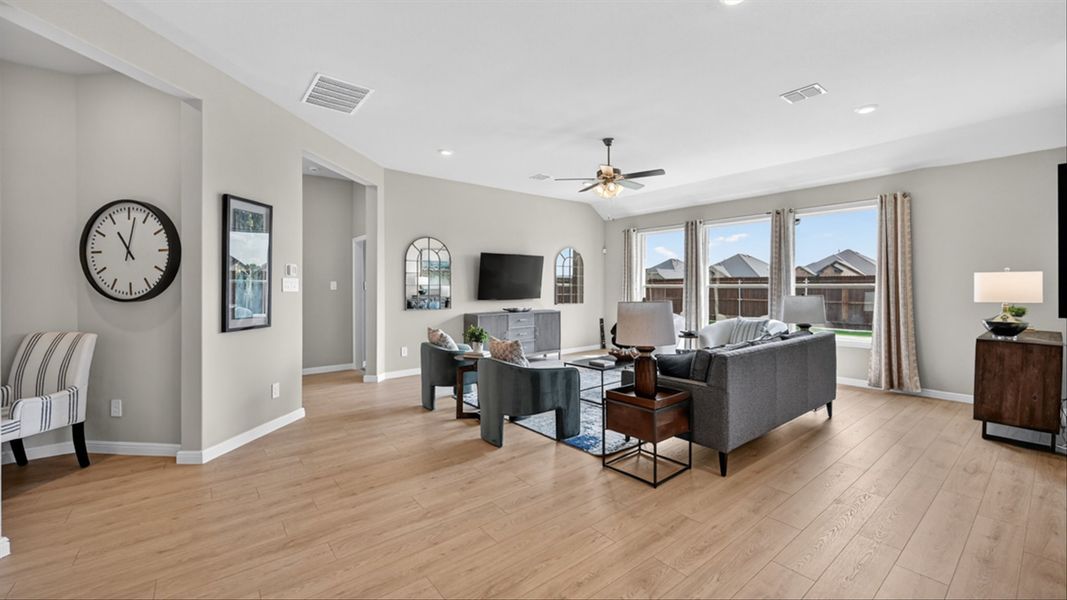 Furnished interior in a model home at Lakeview Pointe in Grand Prairie (Image 29).
