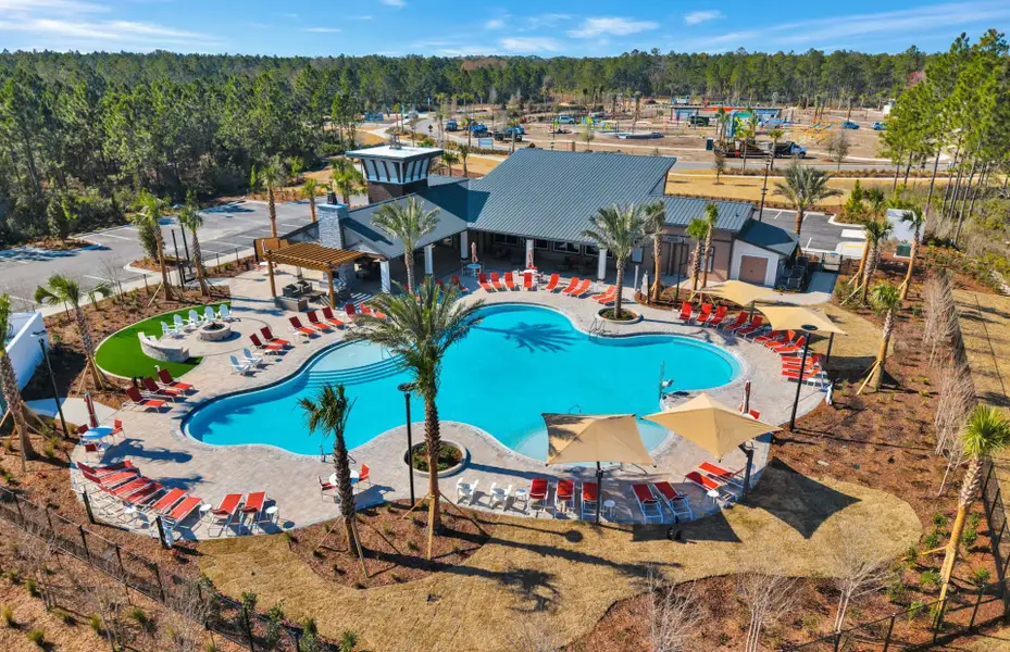 Resort-Style Pool Resort-Style Pool