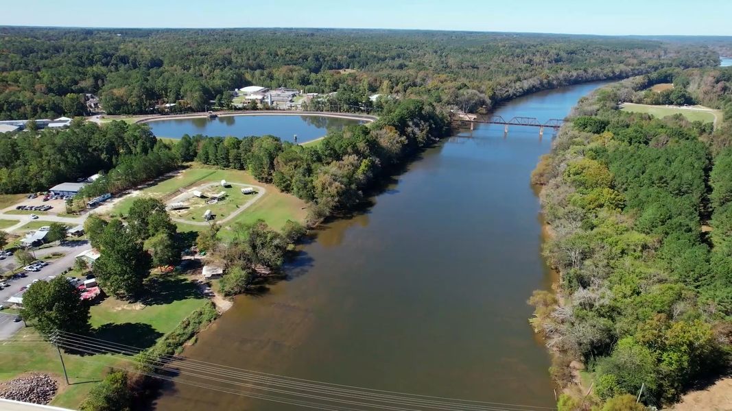 Natural surroundings and green spaces near Leander Lee Preserve in Lillington, NC (Image 31). Natural surroundings and green spaces near Leander Lee Preserve in Lillington, NC (Image 31).