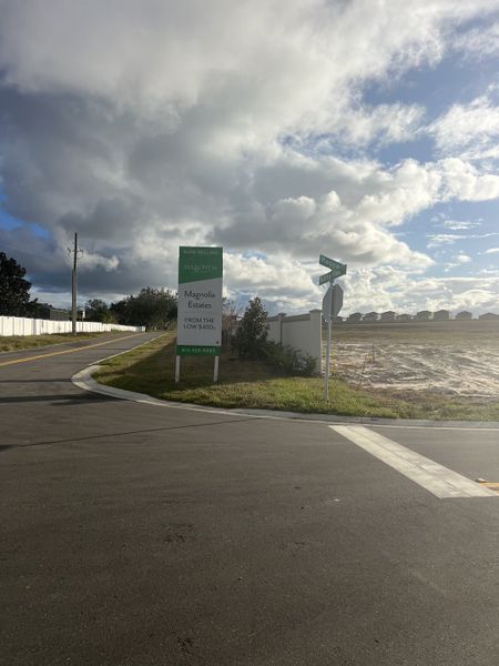 Located in Lakeland, FL, Magnolia Estates by Maronda Homes offers new homes starting from the low $400s.