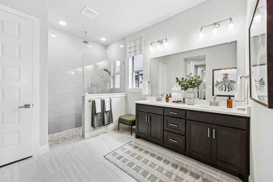 Furnished interior in a model home at Myrtle Creek in Waxahachie (Image 11). Furnished interior in a model home at Myrtle Creek in Waxahachie (Image 11).