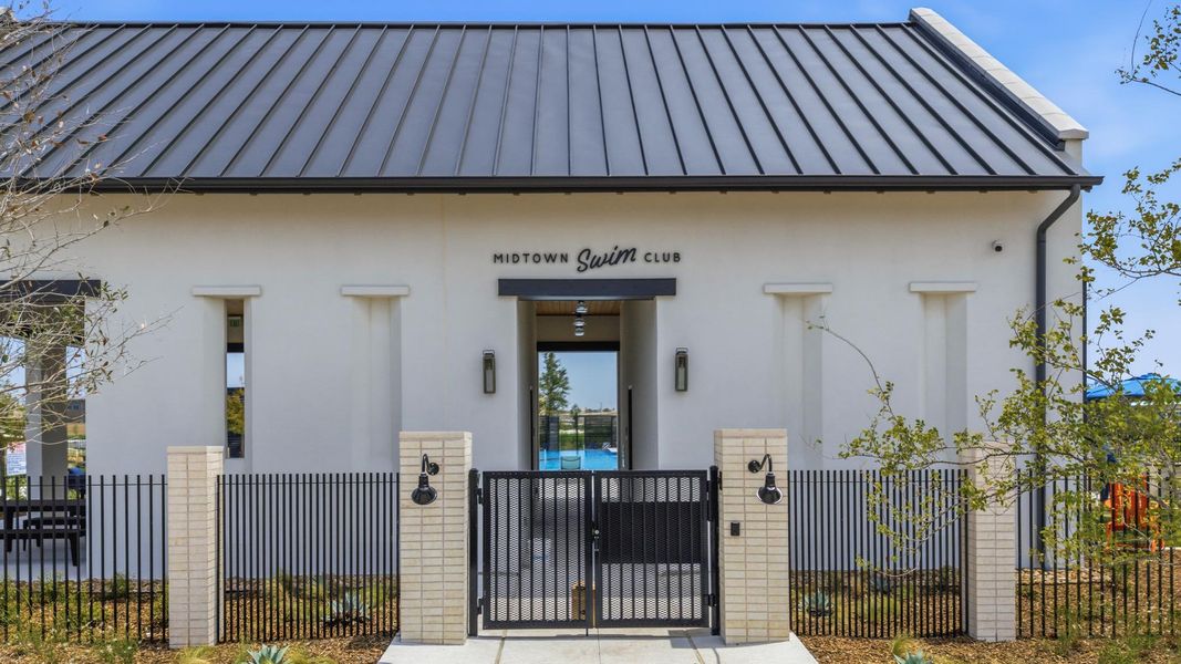 Exterior details of a home in Mayfair, New Braunfels (Image 6).