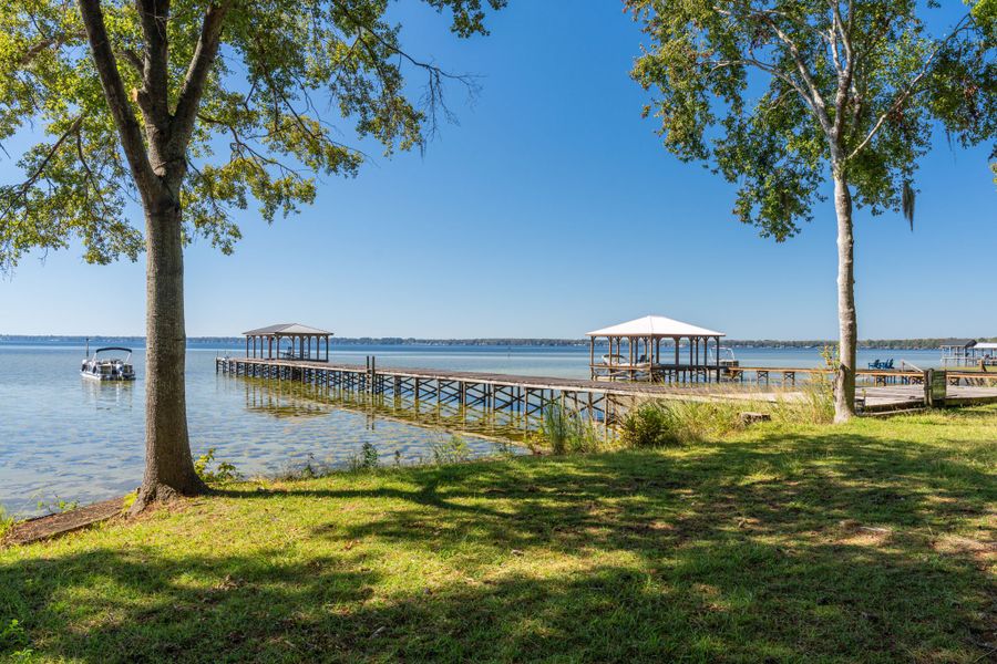 Natural surroundings and green spaces near The Bluffs at Lake Waccamaw in Lake Waccamaw, NC (Image 65).