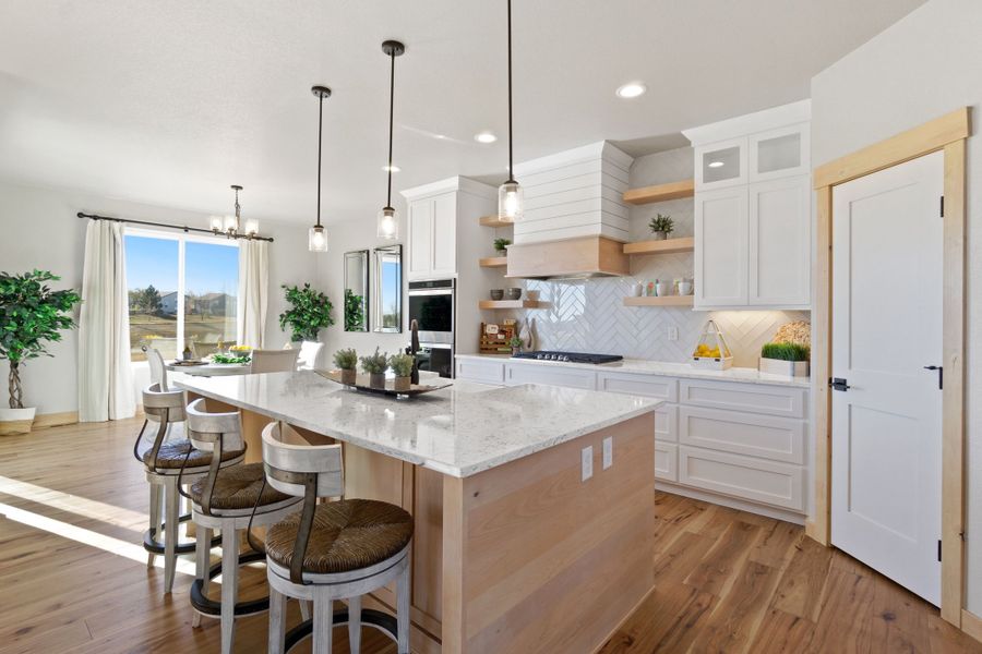 The Aurora Highlands,80019