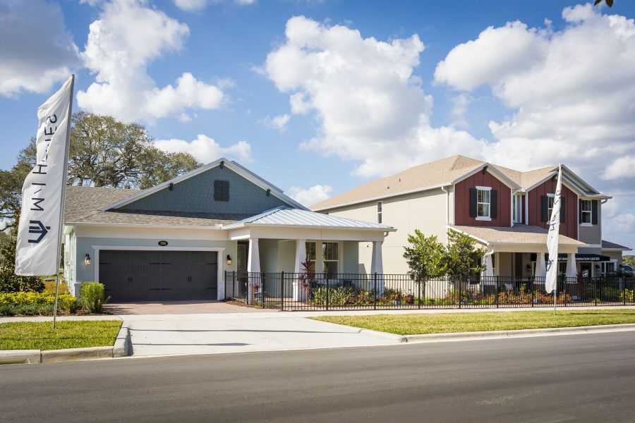 Image 34 of the Hull Island at Oakland community in Oakland, FL.