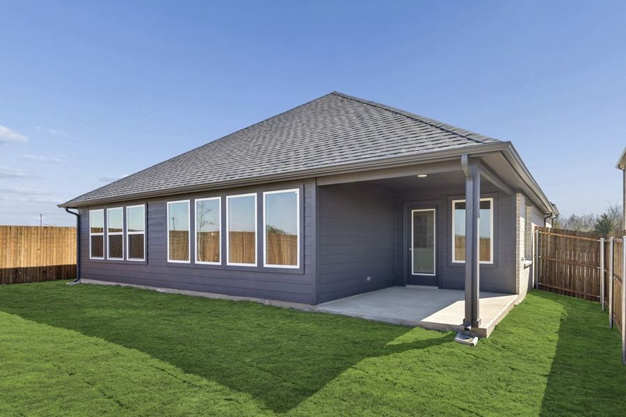 Exterior details of a home in Freeman Farm, Kaufman (Image 4).
