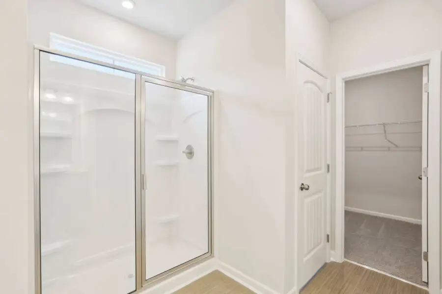The Lawson Primary Bathroom | Pineworth Landing | Macon, GA