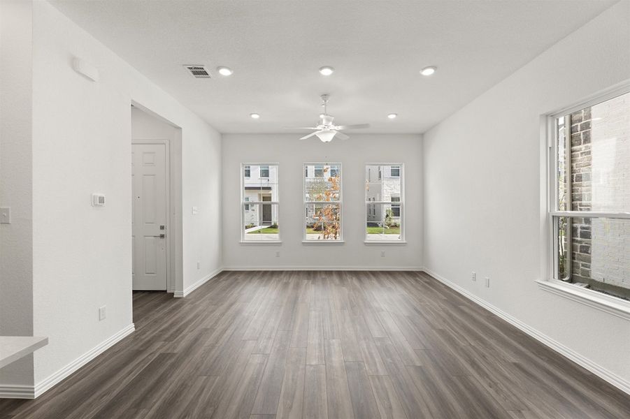 Image 104 of the Legends Crossing - Bungalows community in Irving, TX.