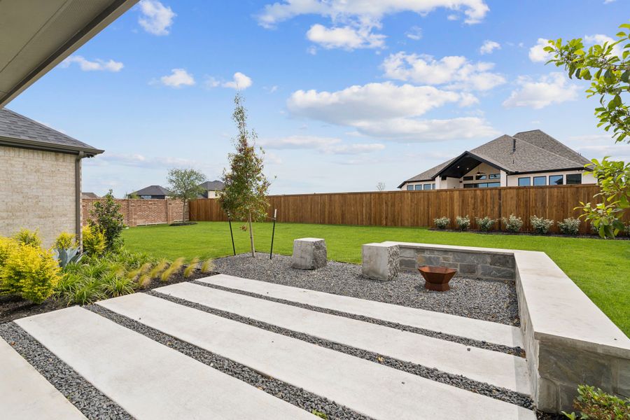Exterior details of a home in Sweetgrass 65s, Haslet (Image 4).