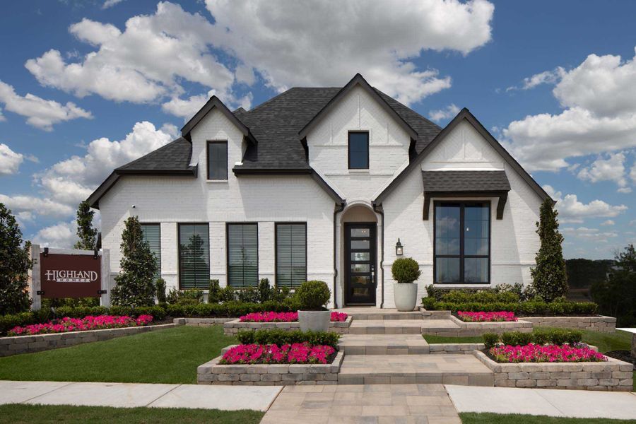 Front exterior of a home in the Mantua Point: 55ft. lots community, located in Van Alstyne, TX (Image 3).