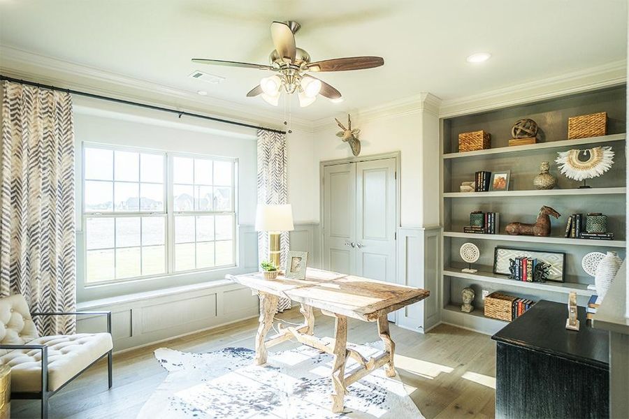 Image 16 of the Estates of Cole Manor community in Red Oak, TX.