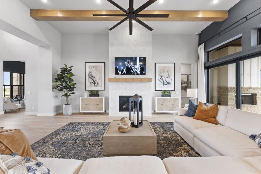 Furnished interior in a model home at Lakeview 100’s in Waller (Image 9).