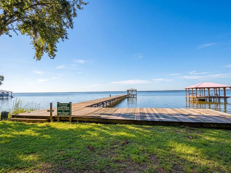 Natural surroundings and green spaces near The Bluffs at Lake Waccamaw in Lake Waccamaw, NC (Image 57). Natural surroundings and green spaces near The Bluffs at Lake Waccamaw in Lake Waccamaw, NC (Image 57).