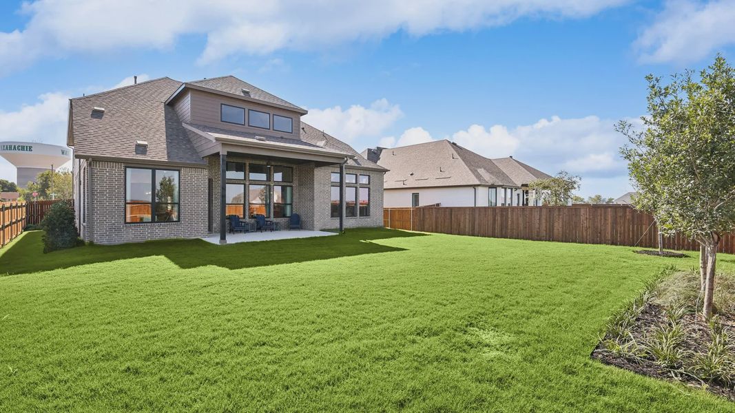 Experience elevated living in this brick masterpiece with a large verdant lawn in Waxahachie's Ridge Crossing. Experience elevated living in this brick masterpiece with a large verdant lawn in Waxahachie's Ridge Crossing.