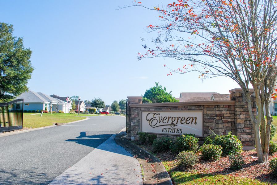 Entrance to the Evergreen Estates community in Ocala, FL, featuring signage and landscaping (Image 13).