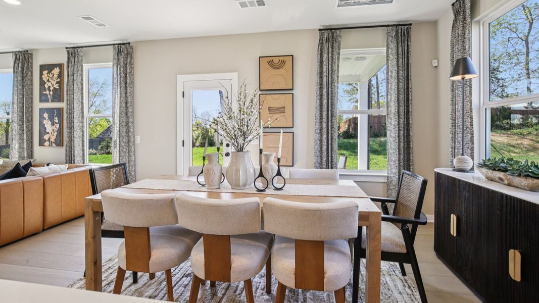 Cozy Dining area with seating for 8