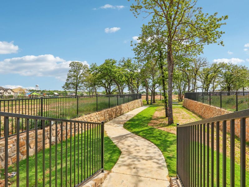 Community amenity available to residents of Oak Ridge Park in Corinth (Image 12).