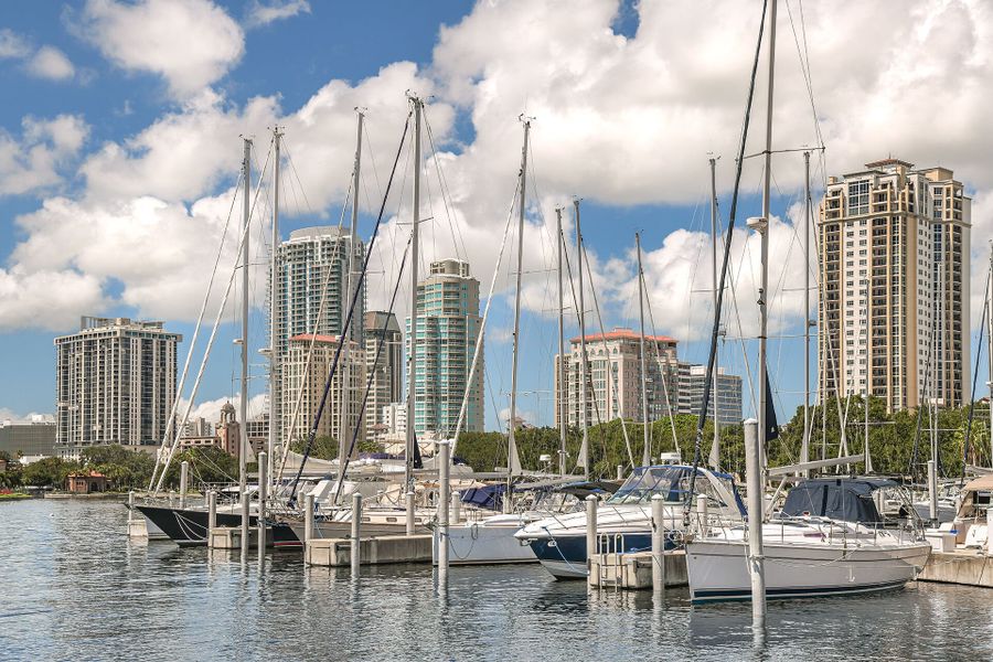 Condo located in Amara Bay Townes, St. Petersburg, highlighting architectural design (Image 2). Condo located in Amara Bay Townes, St. Petersburg, highlighting architectural design (Image 2).