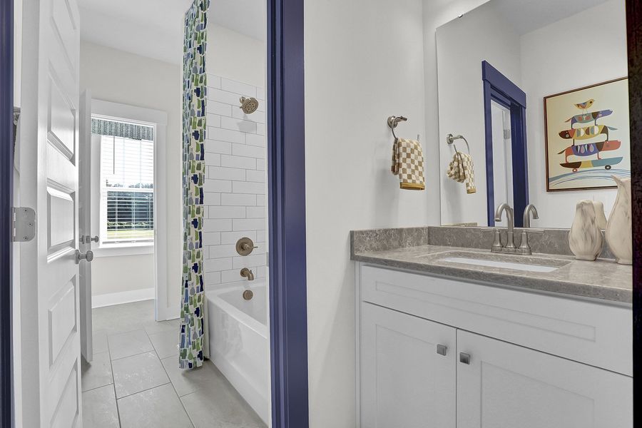 Yates II | Dual Bathroom