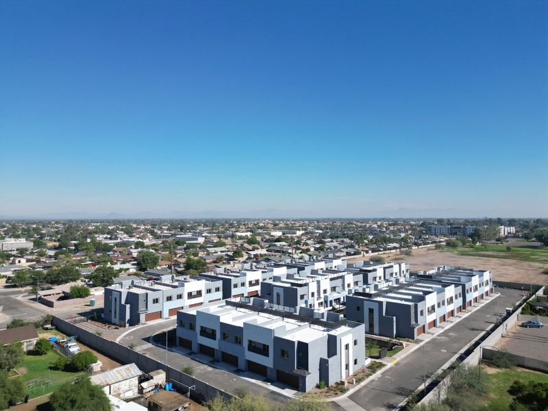 Aerial view of the Commonwealth Lofts community in Chandler, AZ, showing layout and nearby surroundings (Image 10). Aerial view of the Commonwealth Lofts community in Chandler, AZ, showing layout and nearby surroundings (Image 10).