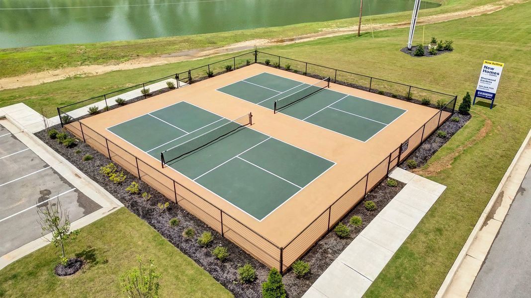 Community amenity available to residents of Riverwood Gardens in Oakland (Image 14).