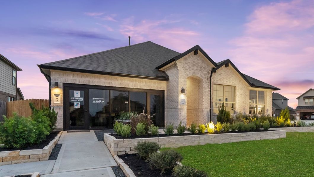Front exterior of a home in the Westwood community, located in League City, TX (Image 6).