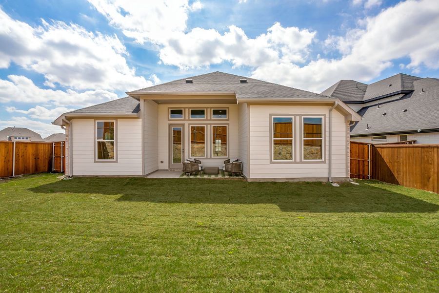 Exterior details of a home in Creekside, Royse City (Image 27).