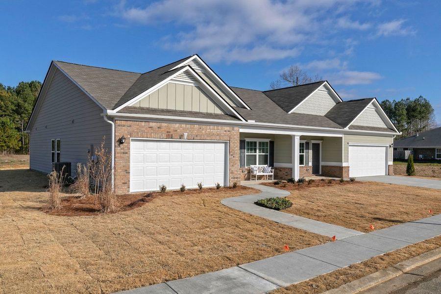 Front exterior of a home in the The Cottages of Silvertown community, located in Thomaston, GA (Image 15).
