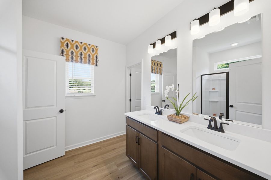Furnished interior in a model home at Laurelwood Park in Gallatin (Image 18). Furnished interior in a model home at Laurelwood Park in Gallatin (Image 18).