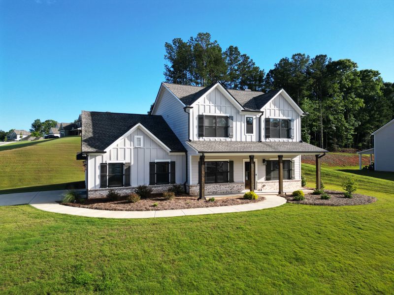 Front exterior of a home in the Red Oak Ridge community, located in Loganville, GA (Image 3).