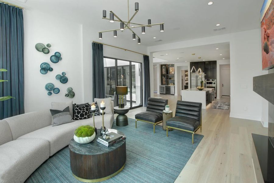 The Lynmar Family Room