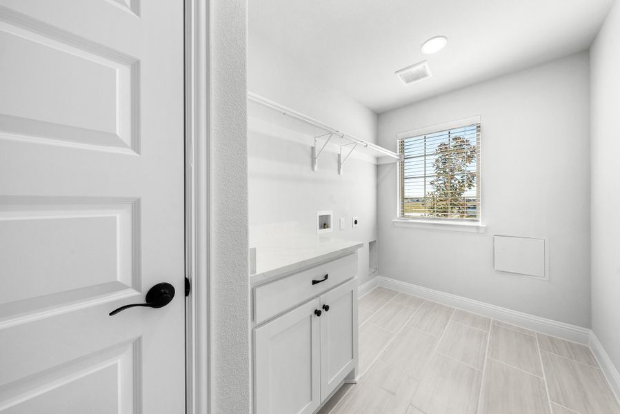 Furnished interior in a model home at Levante in Waxahachie (Image 25).
