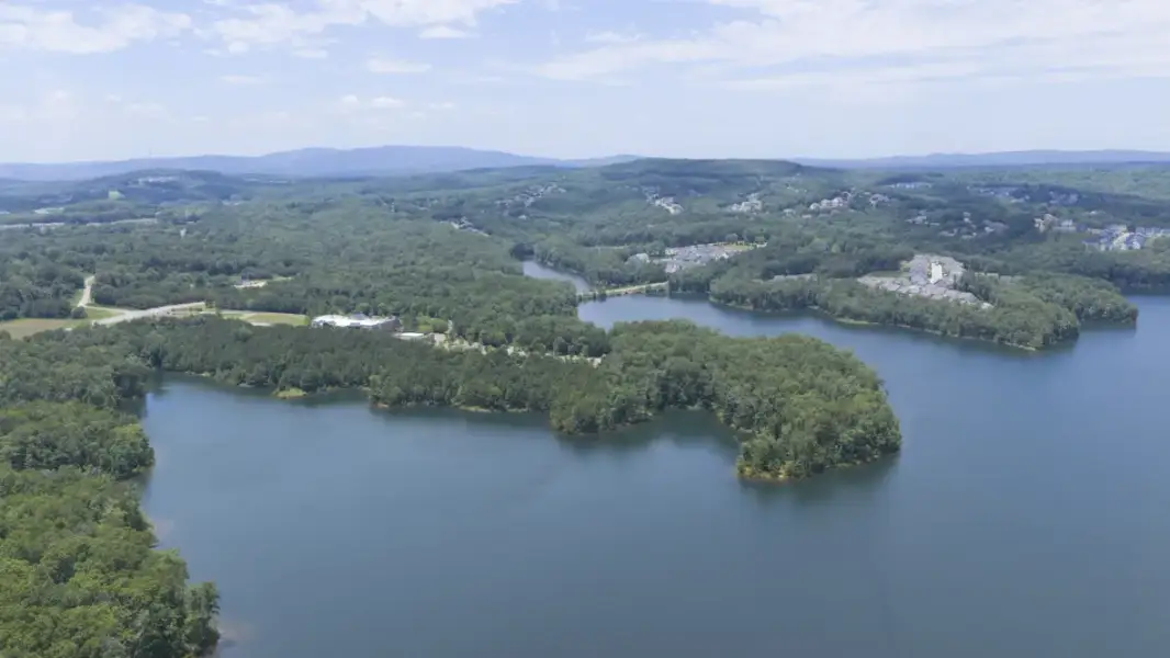 Natural surroundings and green spaces near Keithsburg Crossing in Canton, GA (Image 11).