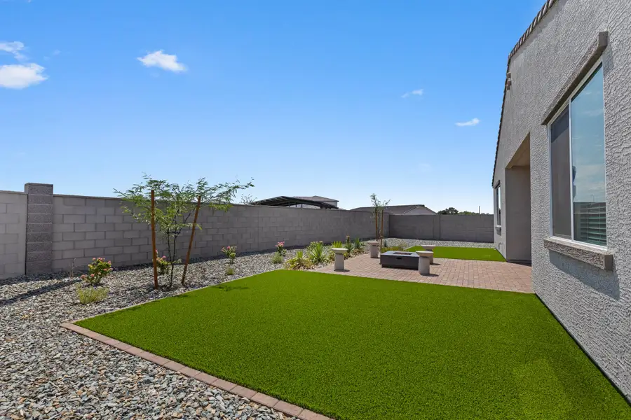Exterior details of a home in Legacy Place, Glendale (Image 15).