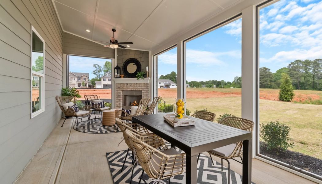 Exterior details of a home in Summerlin, Winder (Image 22).