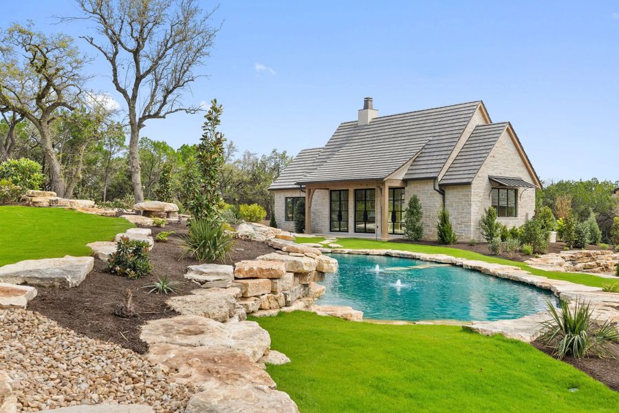 Exterior details of a home in Amarra - Barton Creek, Austin (Image 16).